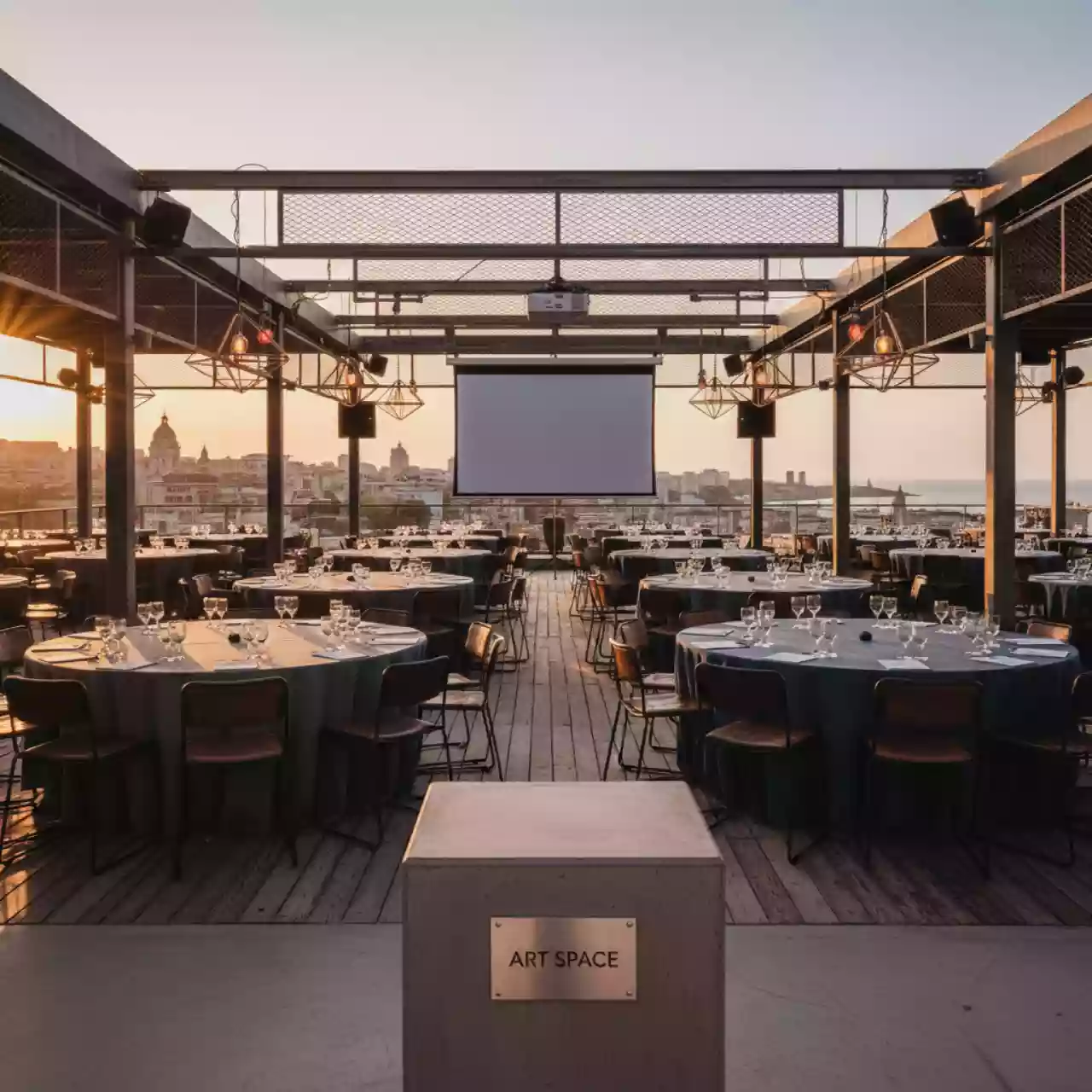 Аренда Столы круглые диаметр 180 см для конференции в ресторане «La Terrazza» — ART SPACE