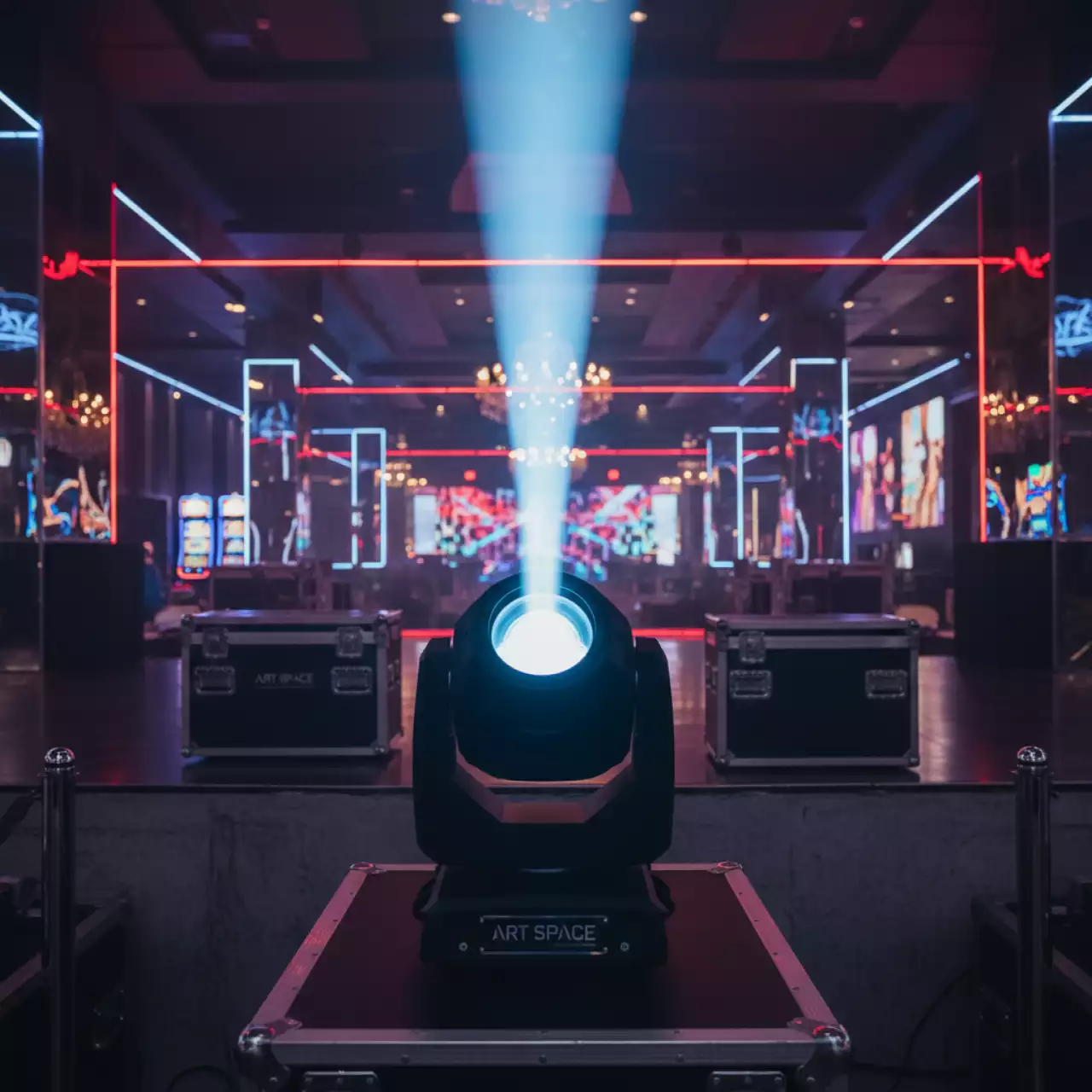 Аренда Вращающаяся голова Robin DL 4X spot Robe в казино «Сочи» — ART SPACE